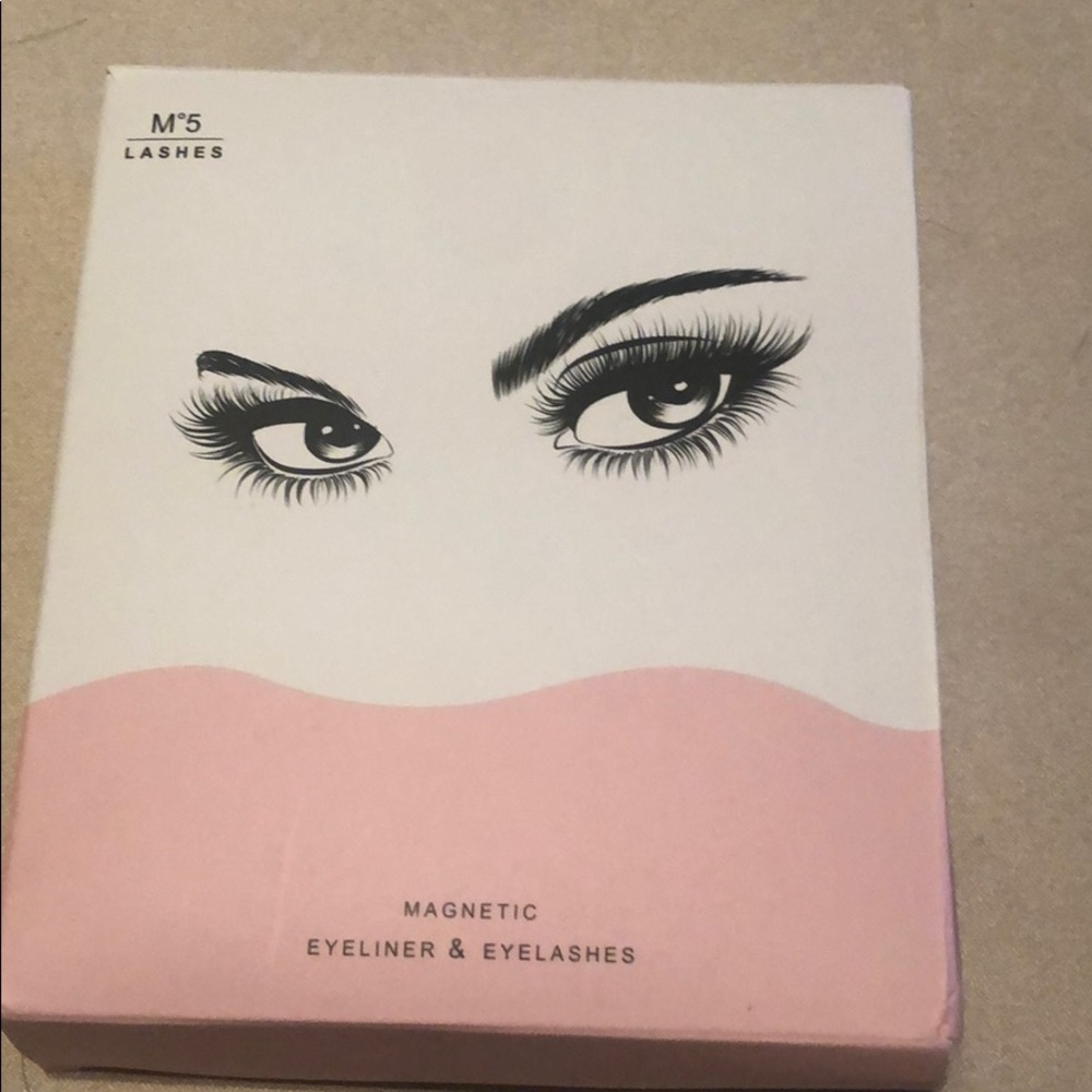 M•5 Lashes